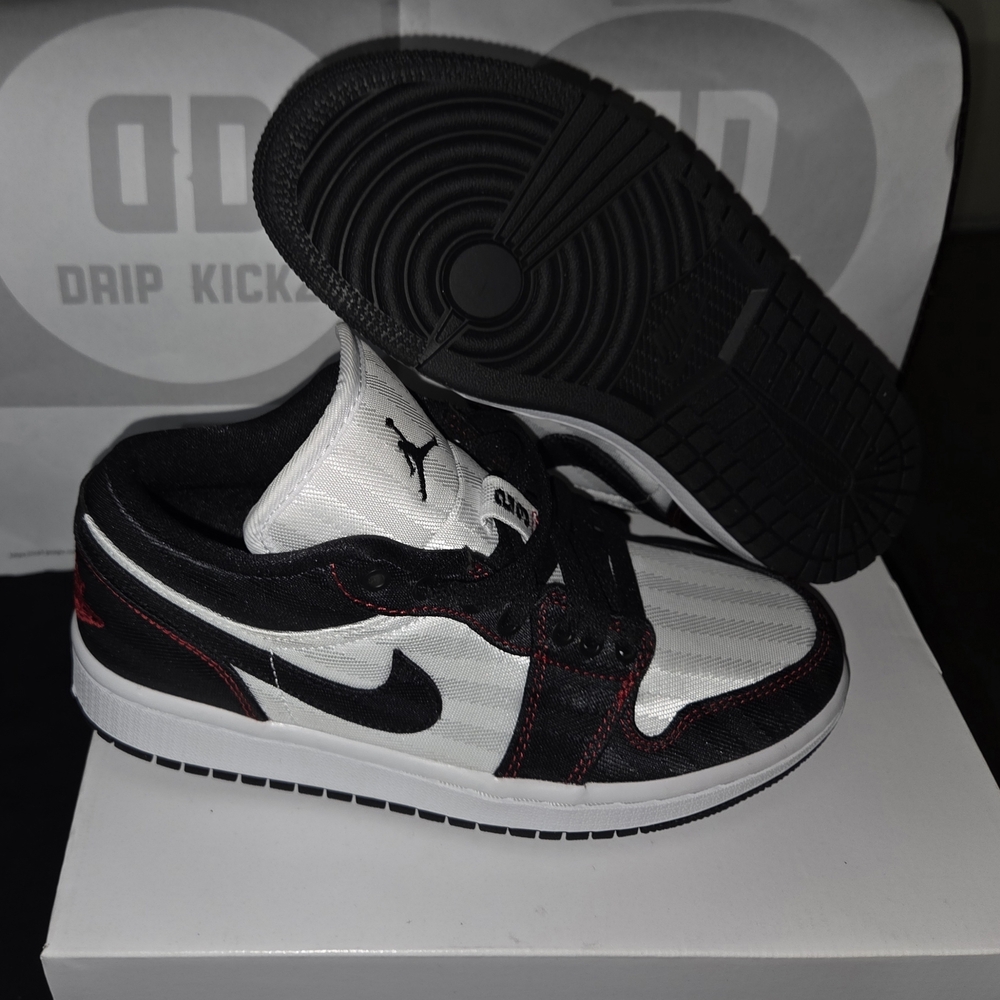 Jordan 1 Women's Lo Black and White Sneakers - Picture 1 of 4